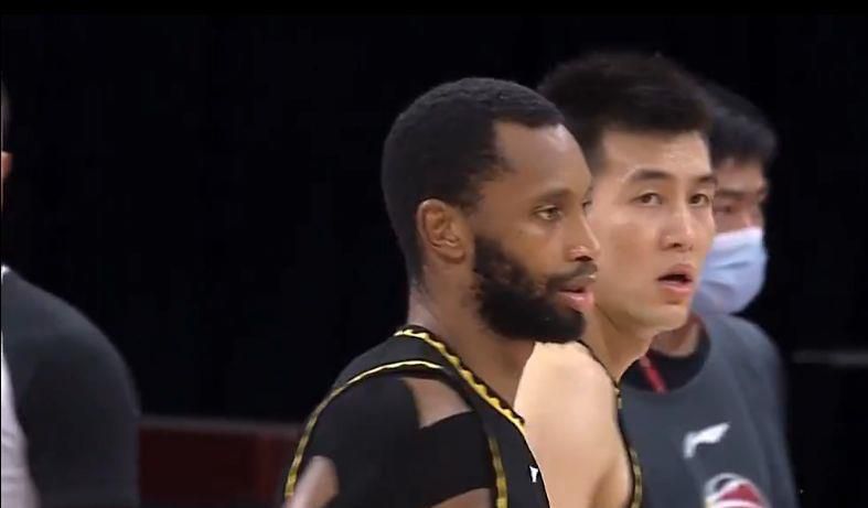 ”除此之外，主演蒋龙、赵小棠作为活跃于舞台的演艺新生代，也因其强有力的舞台表现力逐渐在影视作品中崭露头角